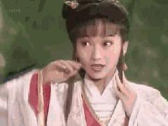 她的皮肤很白,她的皮肤白得像什么