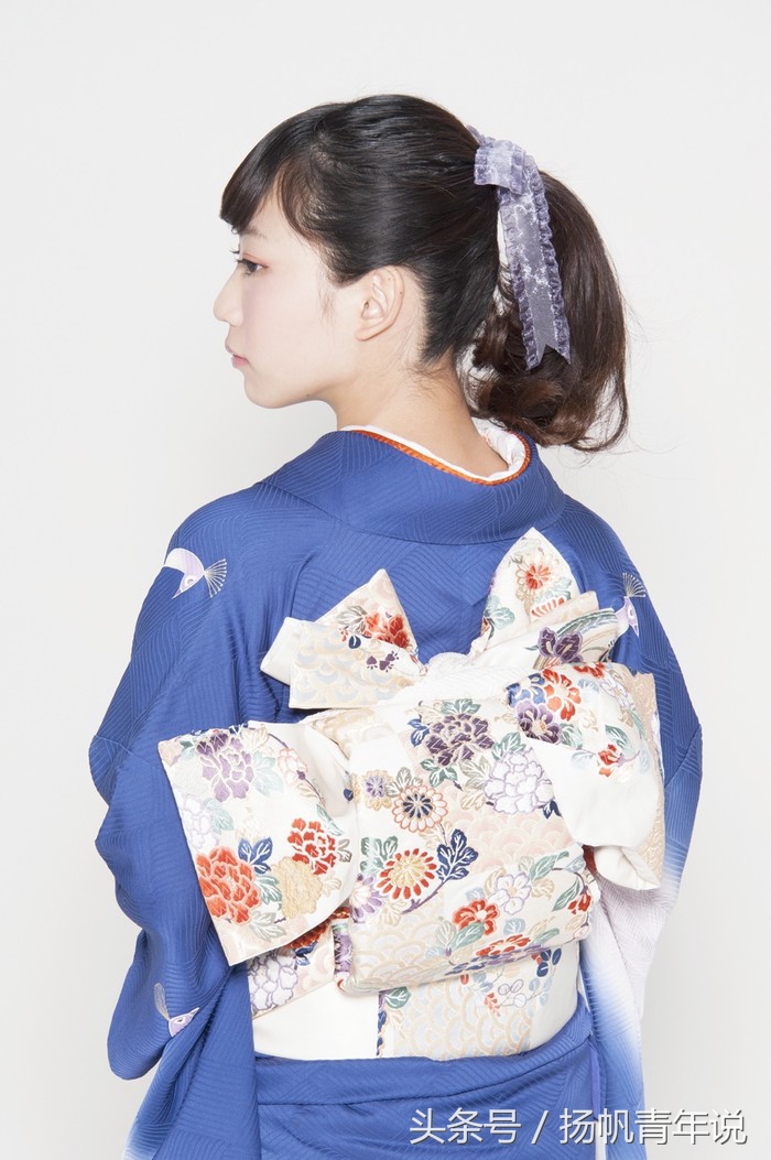 日本和服后面的小垫是干吗用的?为了ooxx?