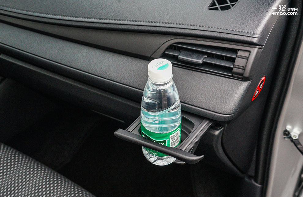 19年3月入户丰田两厢威驰fs二手,试驾丰田威驰fs最低配