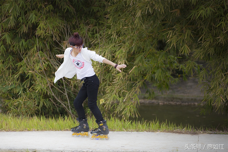 走近轮滑世界（滑旱冰）——摄于江滨公园