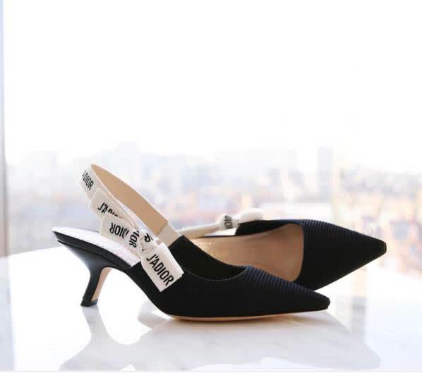 刘雯的最潮穿搭,刘雯的时尚穿搭推荐