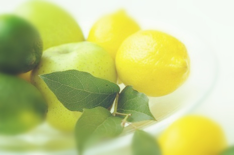 自酿柠檬酒保质期,如何让自酿的柠檬酒保存时间长