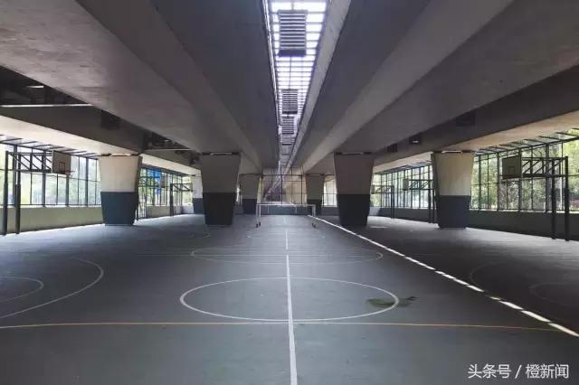 两个篮球狂人打遍香港街场，这些场子真是无奇不有！