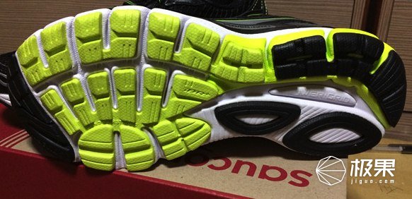 你从不注意的鞋底花纹，却成了乔丹科比封神的“秘密”