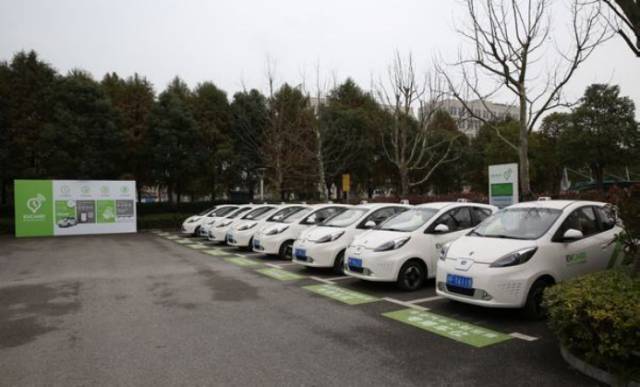 还想着攒钱买车呢？现在流行APP租车，没车的进来看！