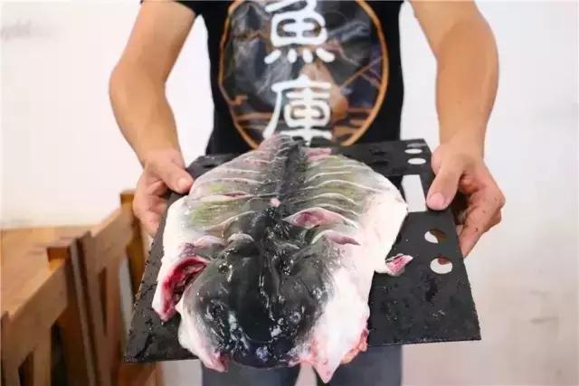 平顶山这几家连团购都不上的餐厅，拿着神秘黑卡，竟然能打5折！