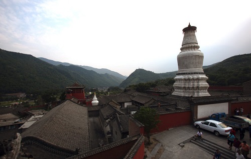 山西五台山四天游,游中国山西五台山殊像寺