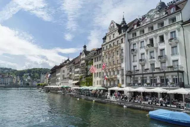 堪称瑞士旅游达人的钟表编辑们分享巴展期间“吃喝玩住”全攻略！