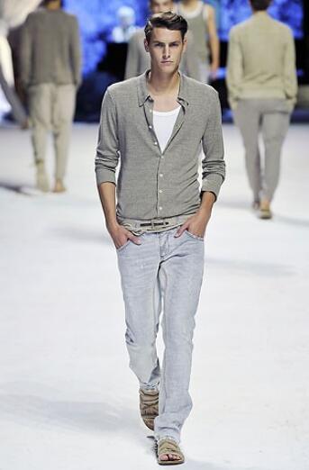 世界十大服装品牌男装,男装t恤夏季世界品牌大全