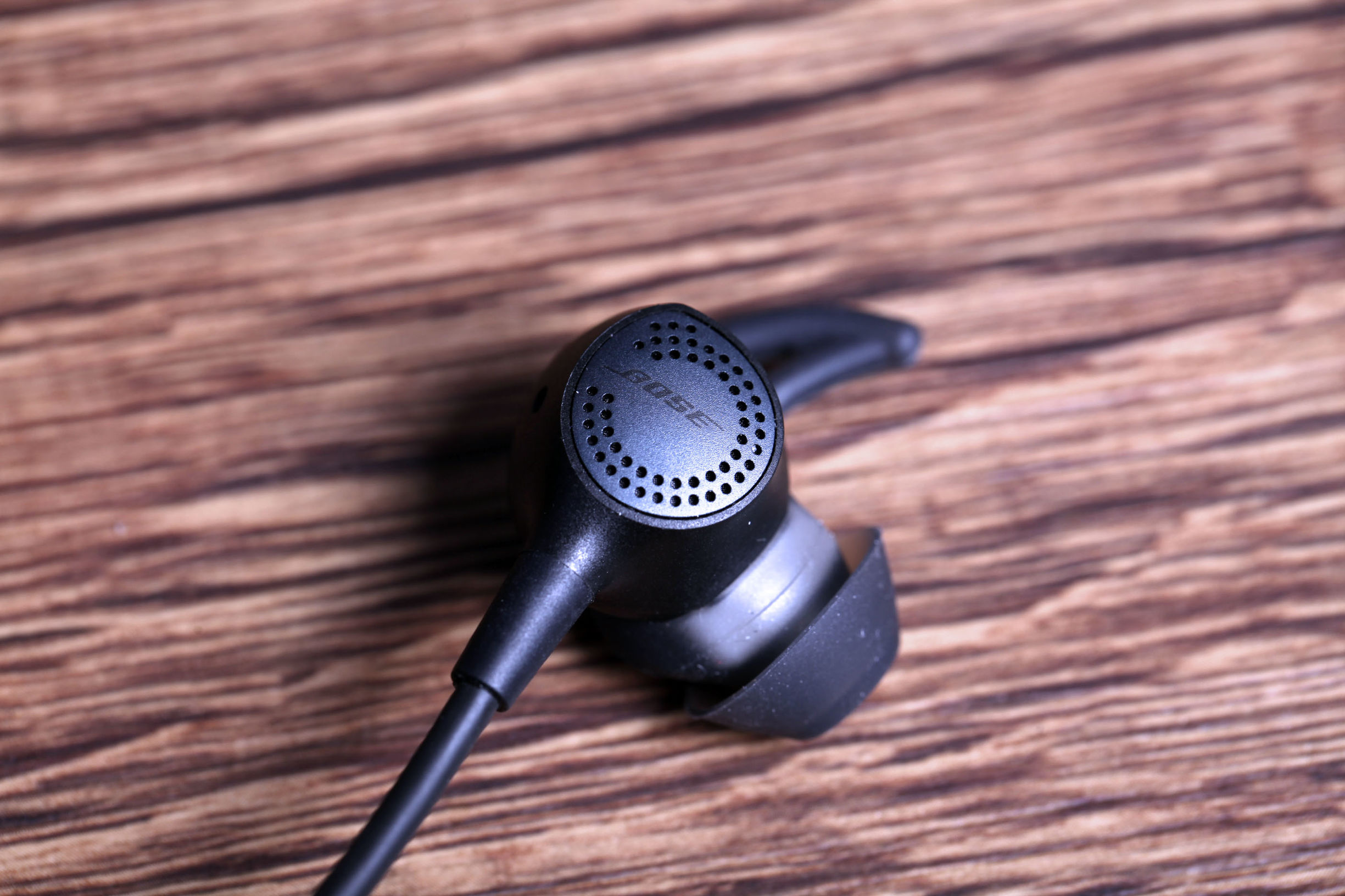 你跟自己的沉浸世界只差这一个耳机了