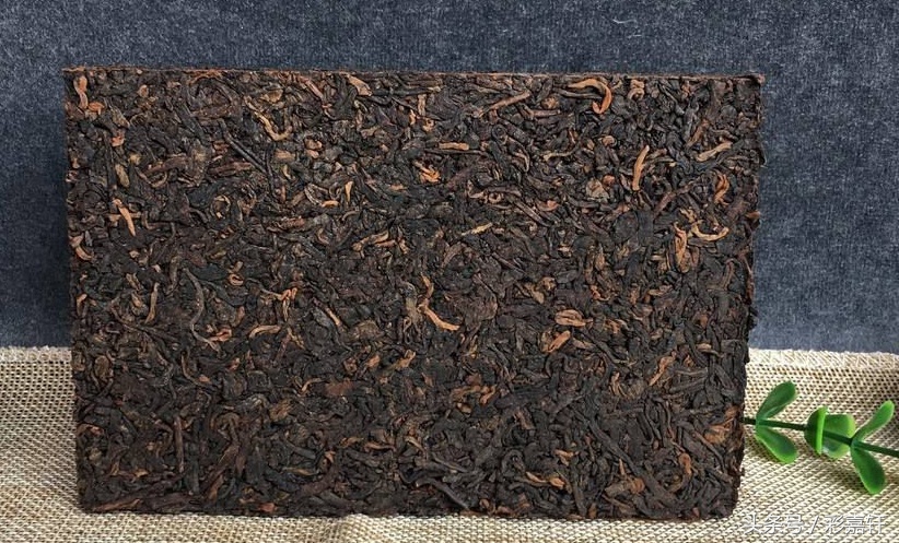 普洱茶最早的茶型是饼还是砖,普洱方形茶饼特点分析表