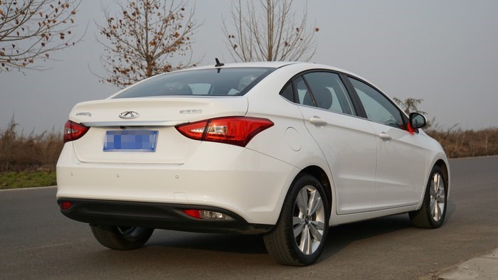 居家代步新能源车推荐10万,家用轿车奇瑞艾瑞泽5