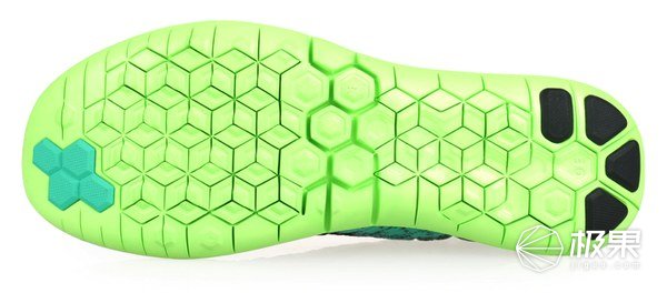 你从不注意的鞋底花纹，却成了乔丹科比封神的“秘密”