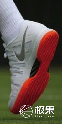 你从不注意的鞋底花纹，却成了乔丹科比封神的“秘密”