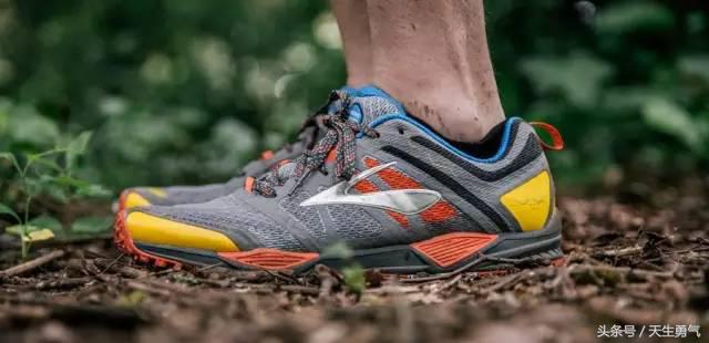 跑鞋买偏大还是偏小比较好,跑鞋一般买大一码好还是刚刚好