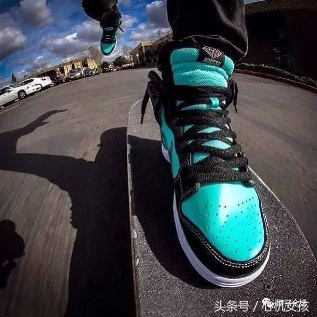 最新小众滑板潮牌,美国潮人穿什么