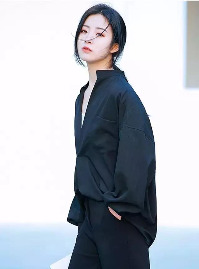 学生党春秋搭配分享,学生党学穿搭博主推荐