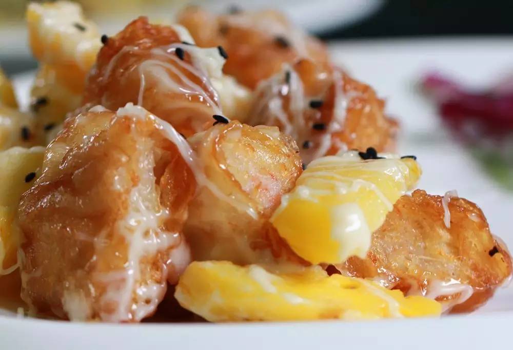 玉皇山下这家花园餐厅歧视单身狗!这么大的鱼头叫我怎么吃