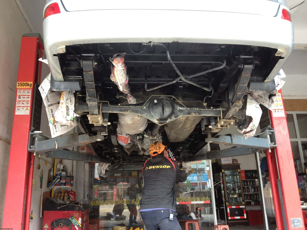 底盘装甲喷哪种比较好,喷底盘装甲的优缺点