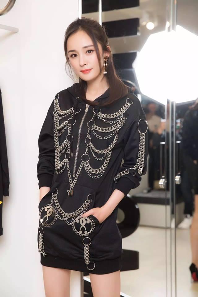 杨幂退出娱乐圈做服装搭配师,杨幂不愧是时尚的宠儿