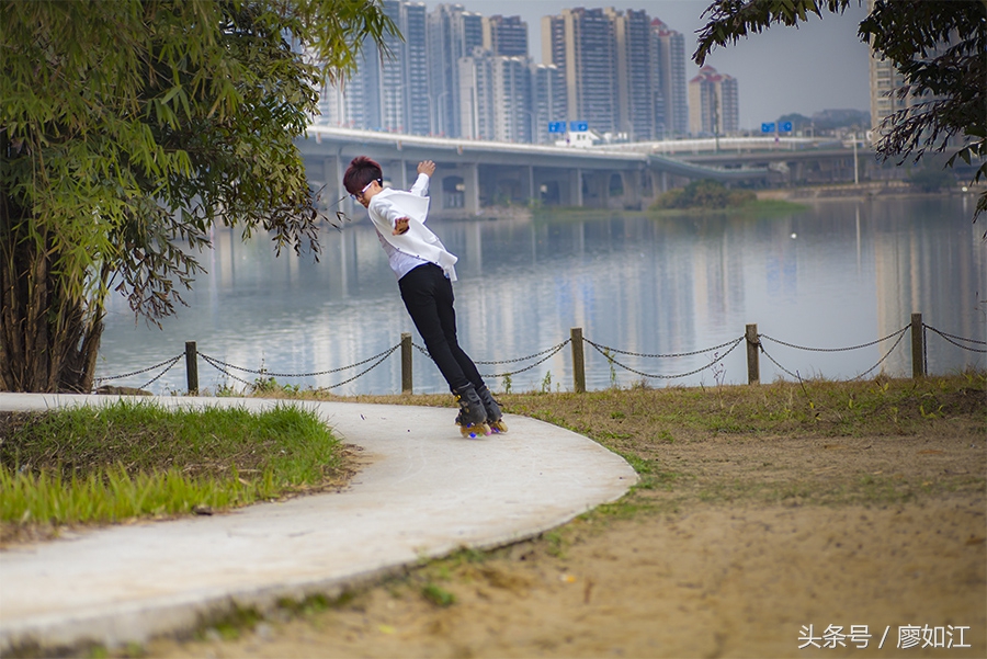 走近轮滑世界（滑旱冰）——摄于江滨公园
