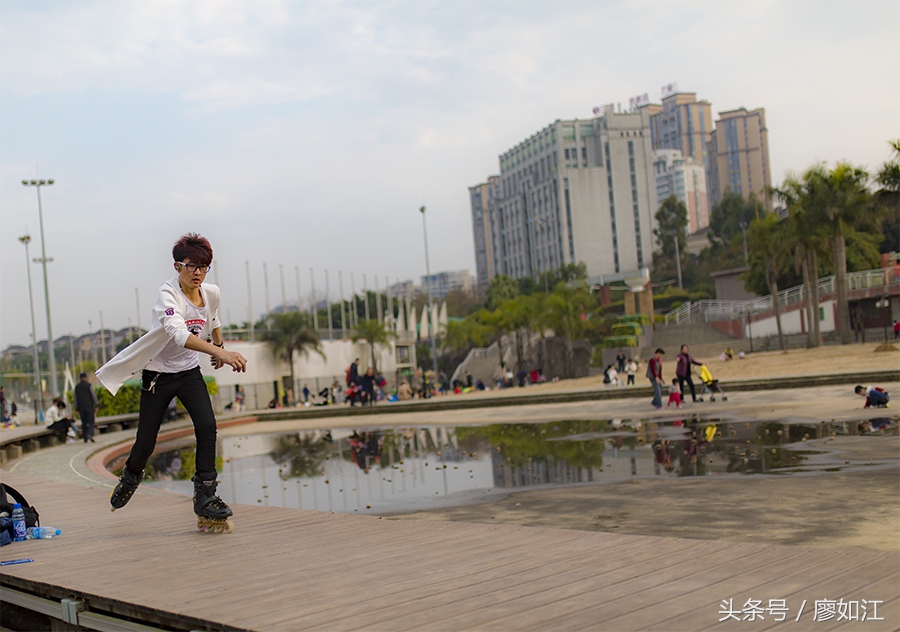 走近轮滑世界（滑旱冰）——摄于江滨公园