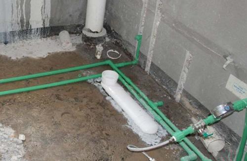 马桶不靠墙是坑距大了还是小了,马桶坑距太大不靠墙怎么解决