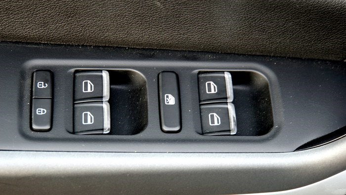 居家代步新能源车推荐10万,家用轿车奇瑞艾瑞泽5