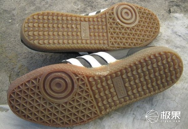 你从不注意的鞋底花纹，却成了乔丹科比封神的“秘密”