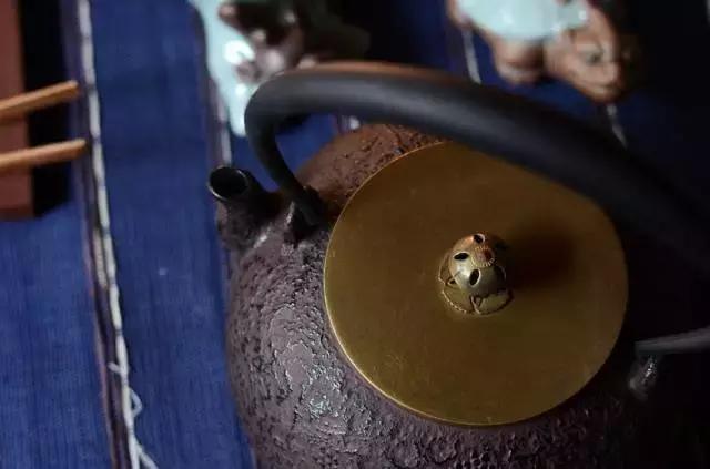 买铁壶为什么便宜,买铸铁铁壶需要注意什么