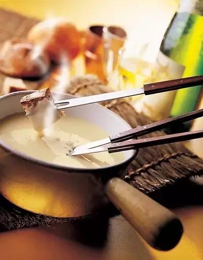 堪称瑞士旅游达人的钟表编辑们分享巴展期间“吃喝玩住”全攻略！