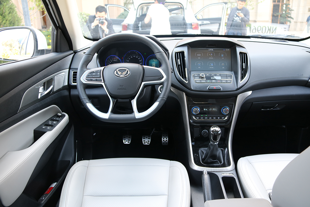 北汽幻速s6对比雷克萨斯,北汽幻速s517款换雷克萨斯长标