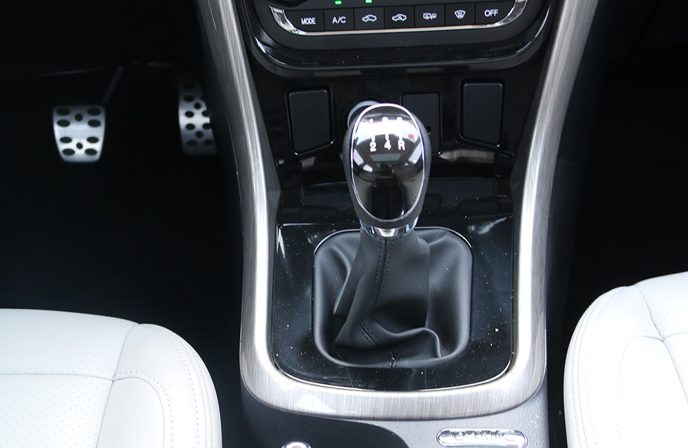 北汽幻速s6对比雷克萨斯,北汽幻速s517款换雷克萨斯长标