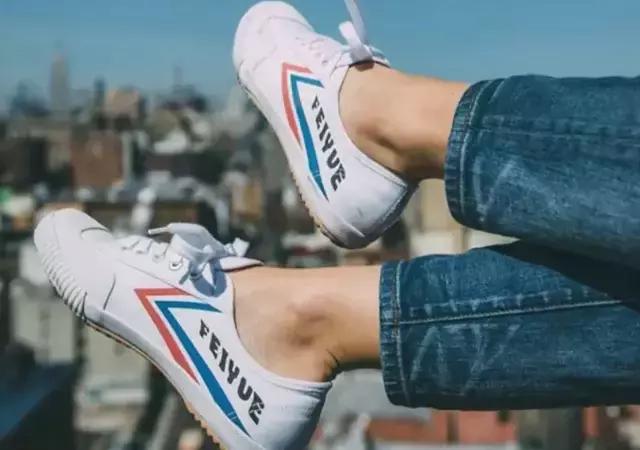 好看的小白鞋应该怎么买,如何买一双便宜又好穿的小白鞋