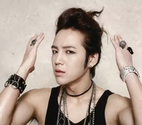 满头满脸是白头粉刺怎么去除,白头粉刺毛孔粗大怎么去除最有效