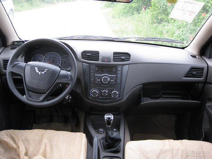 五菱宏光s低配最低价,低配五菱宏光s全款