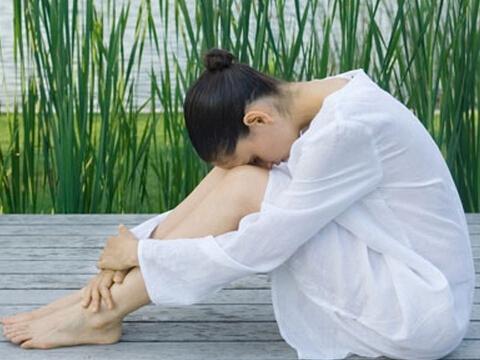 一怀孕就特别担心,一怀孕就见红怎么回事