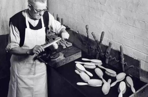 脸书让妹子尖叫的发梳，竟然是这些！