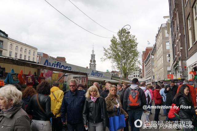 建在水上的鲜花市场，荷兰女王也骑车来买花
