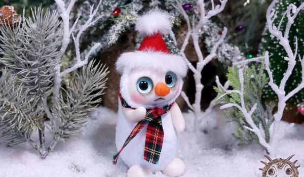 她做的娃娃表情都好奇怪啊！