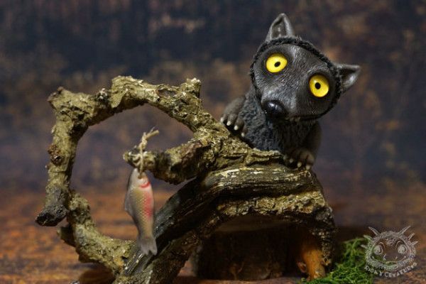 她做的娃娃表情都好奇怪啊！