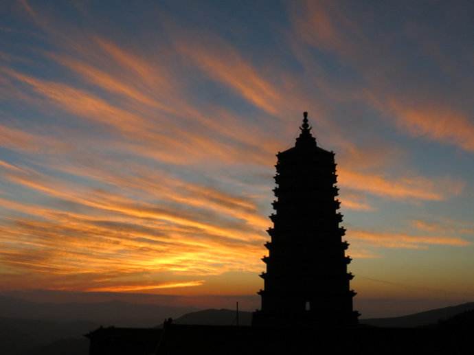 五台山千年木塔,五台山最华丽的宝塔