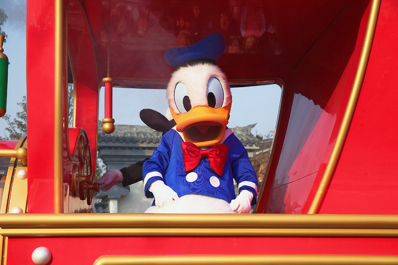 上海迪士尼乐园2天一夜游玩攻略,上海迪士尼2天游玩攻略