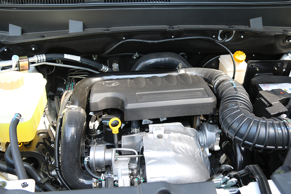 北汽幻速s6对比雷克萨斯,北汽幻速s517款换雷克萨斯长标