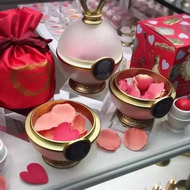 2020各大美妆品牌新春限定款集锦 (美妆界明星彩妆产品推荐)