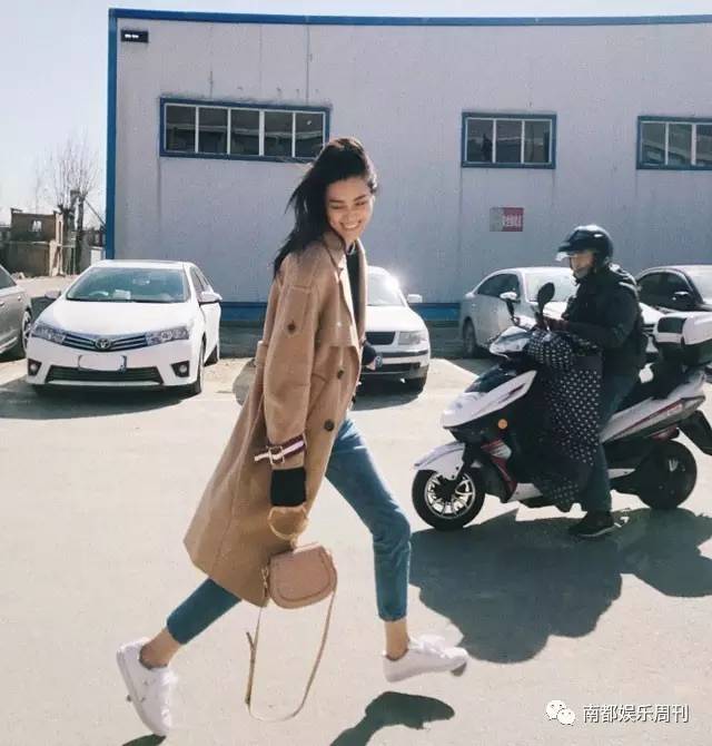 杨幂同款包毛绒,杨幂新款锁头包