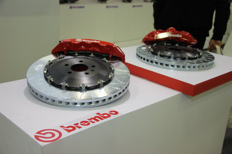 豪车美女大牌改件齐聚MesAuto展台