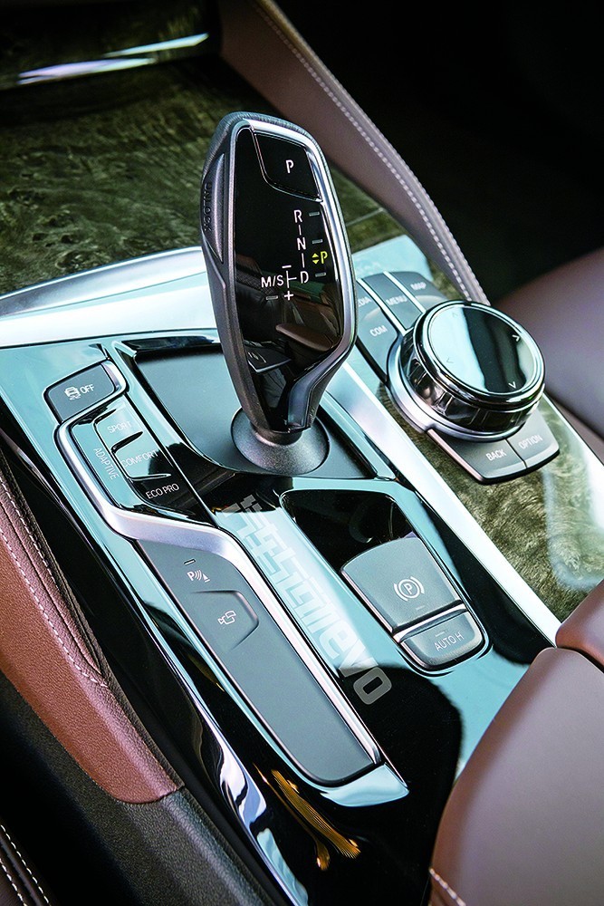 宝马5系混动版试驾视频最新,evo试驾第一视角