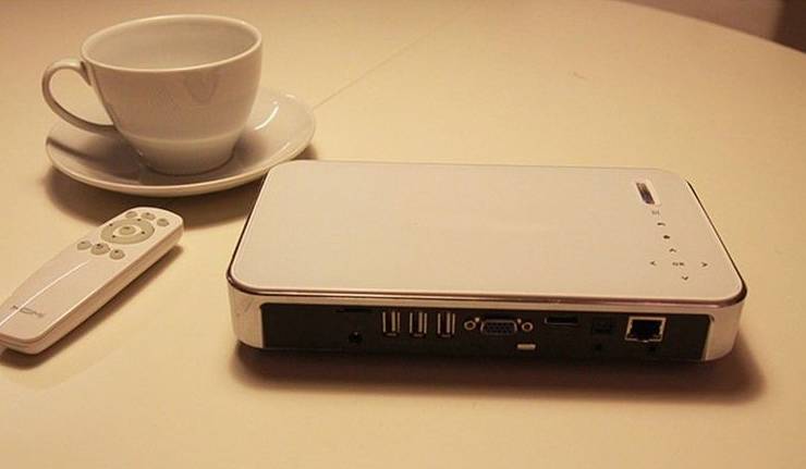 家用投影机可看电影,在家里就能看电影的小型投影机