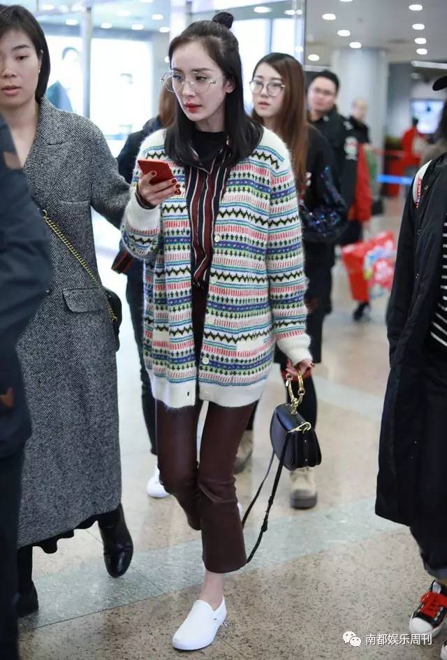 杨幂同款包毛绒,杨幂新款锁头包